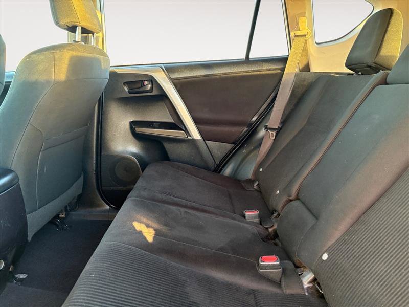 Used 2018 Toyota RAV4 LE w/ Carpet Mat Package image 14