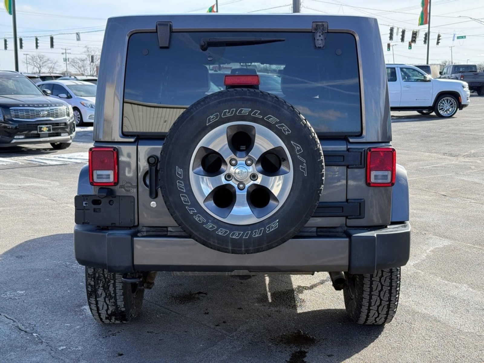 Used 2018 Jeep Wrangler Unlimited Sahara w/ Connectivity Group image 7