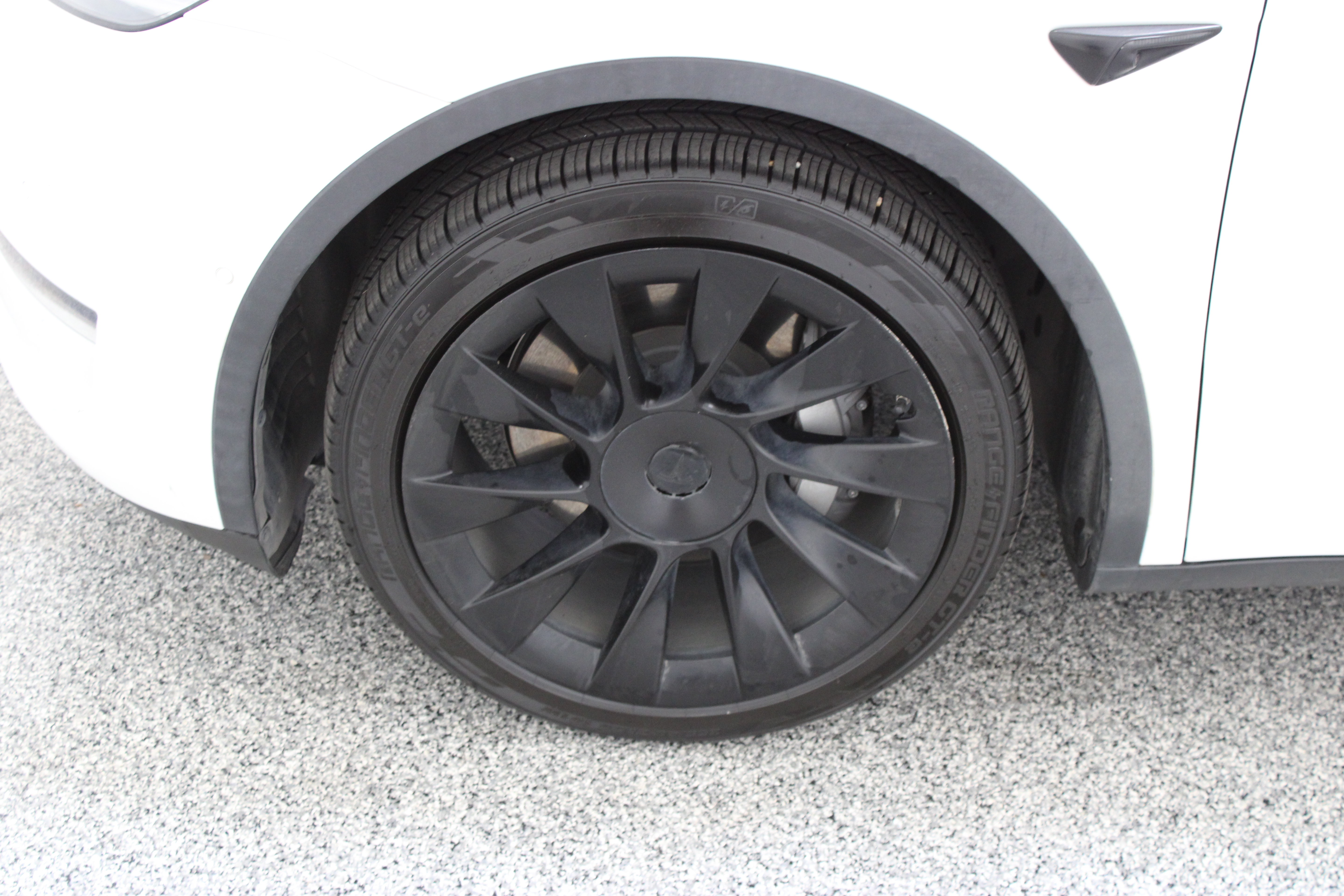 Used 2021 Tesla Model Y Long Range AWD/4WD image 11