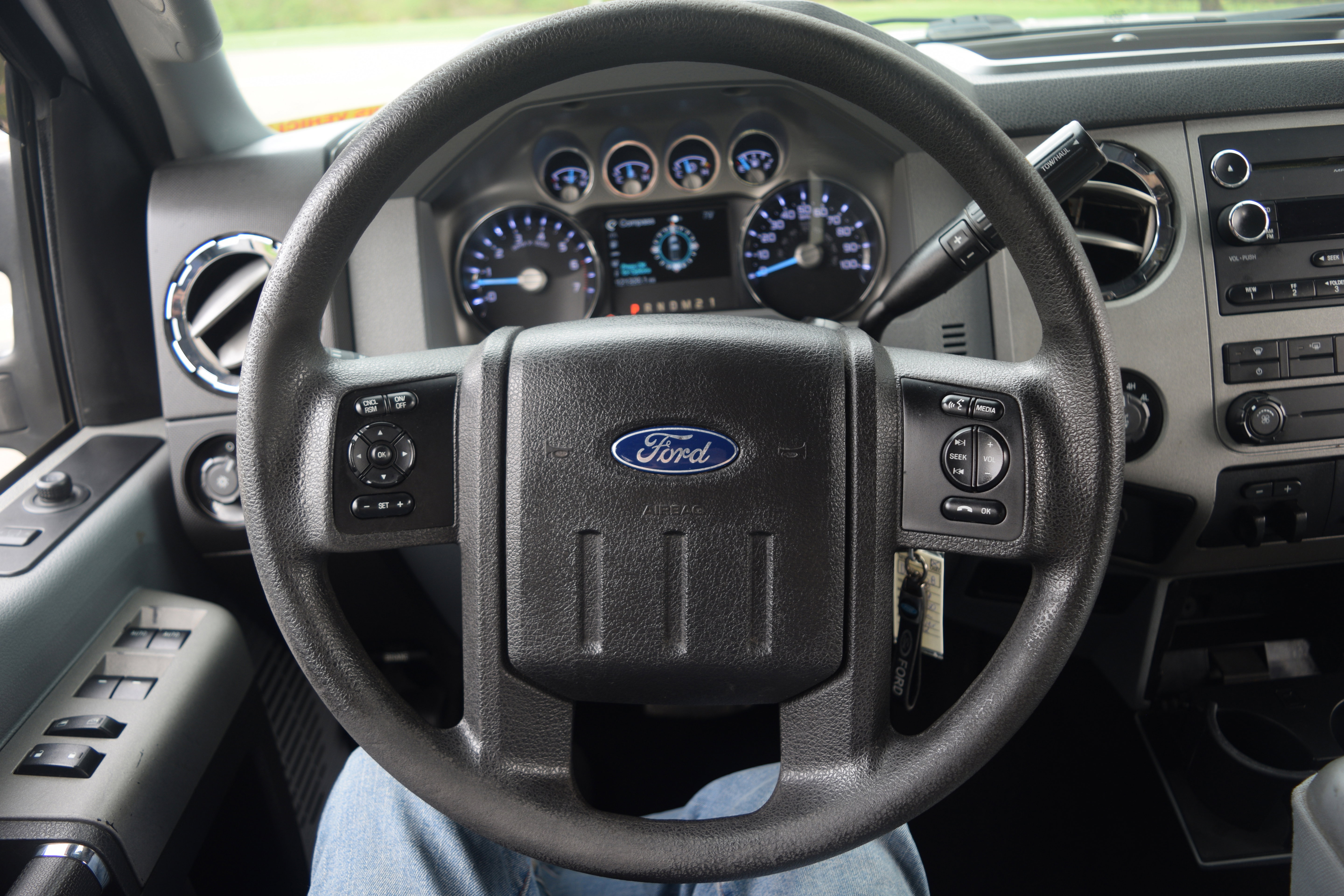 Used 2013 Ford F250 XLT w/ XLT Premium Pkg image 4