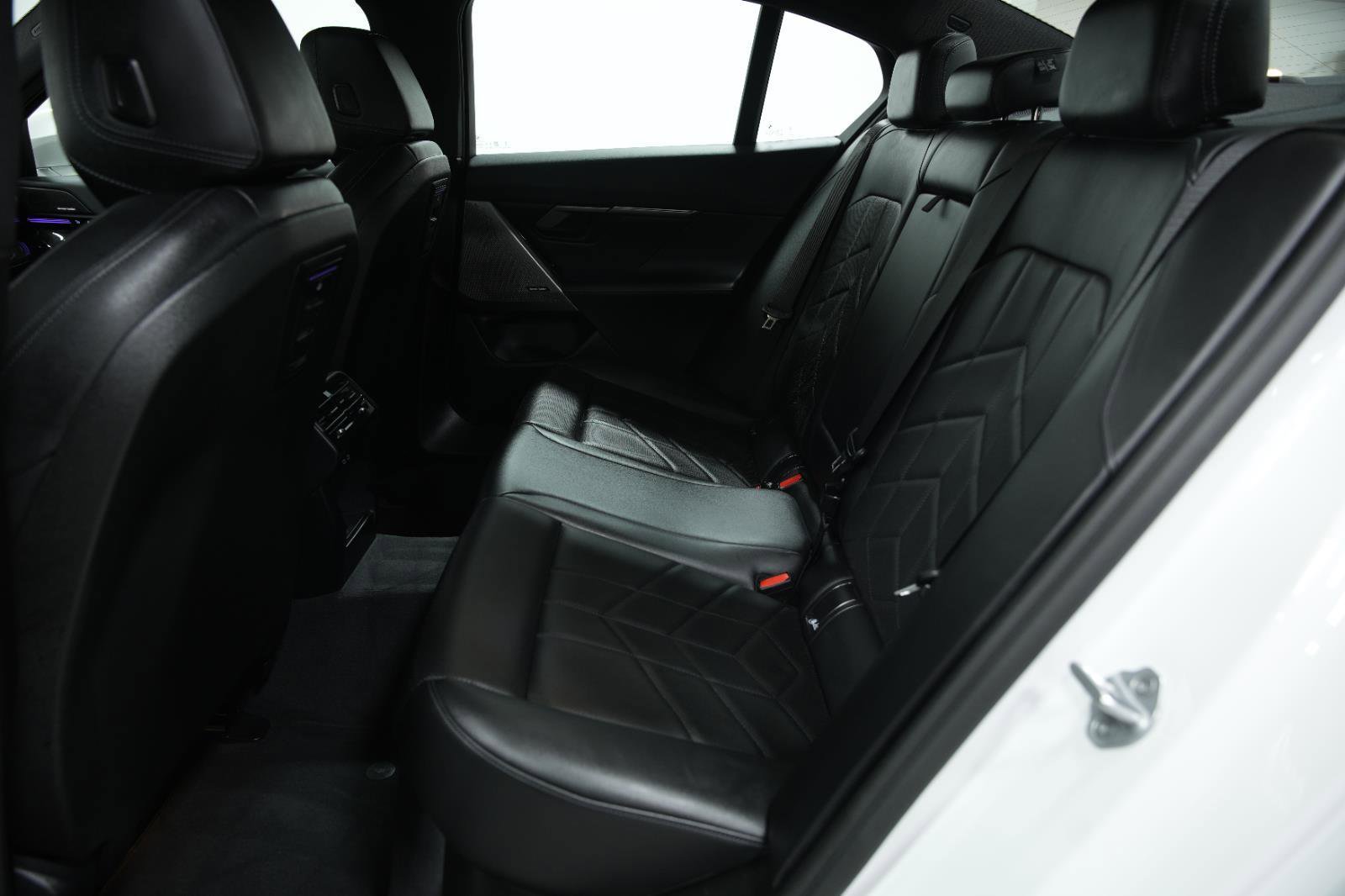 Used 2026 BMW 530i xDrive w/ Premium Package image 23