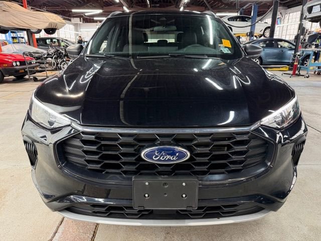 Used 2023 Ford Escape ST-Line w/ Tech Pack #1 AWD/4WD image 6