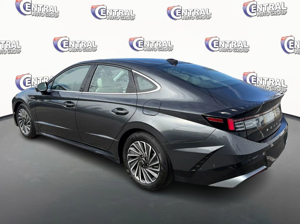 Certified 2025 Hyundai Sonata Limited image 7