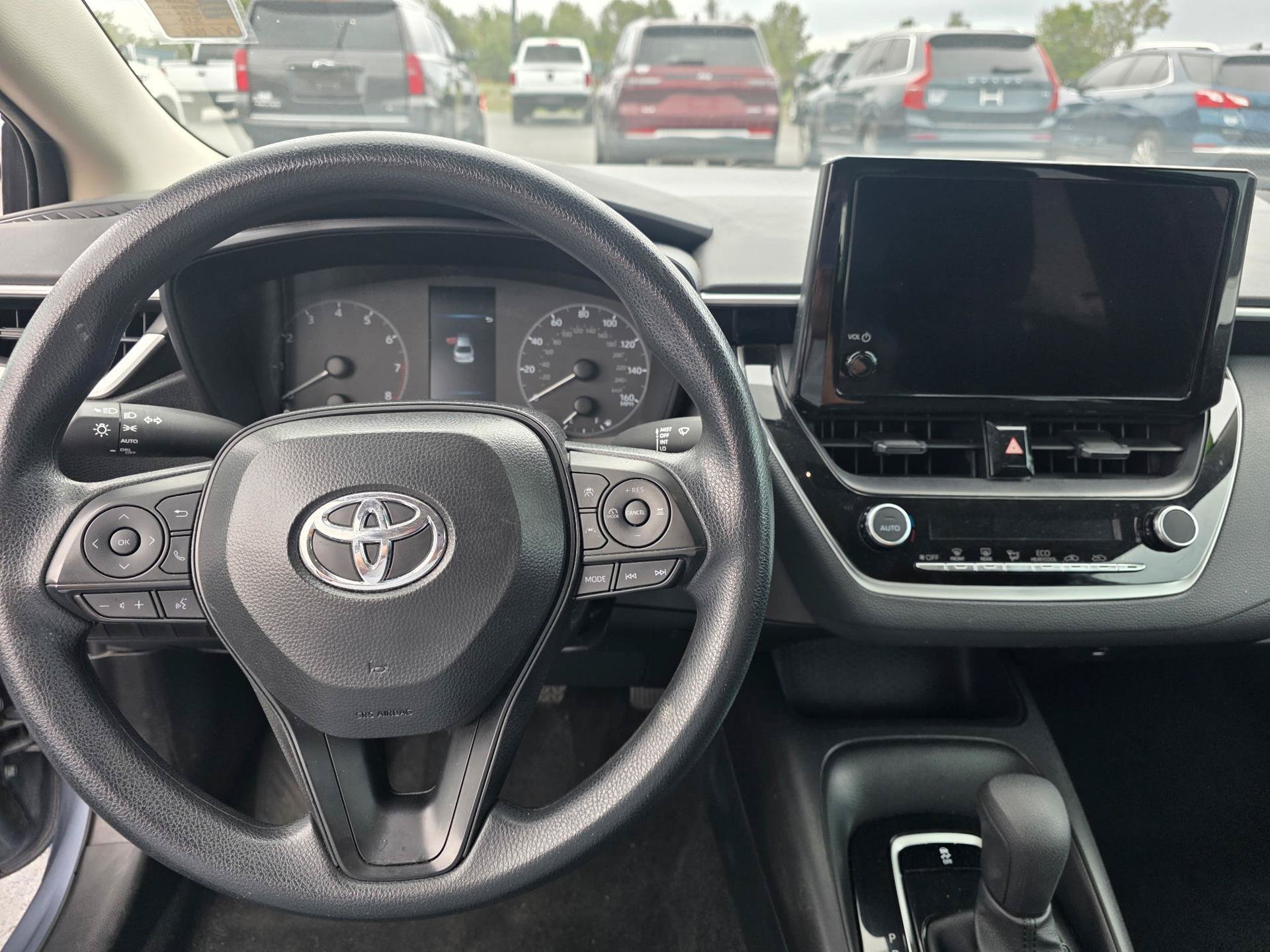 Used 2025 Toyota Corolla LE FWD image 10