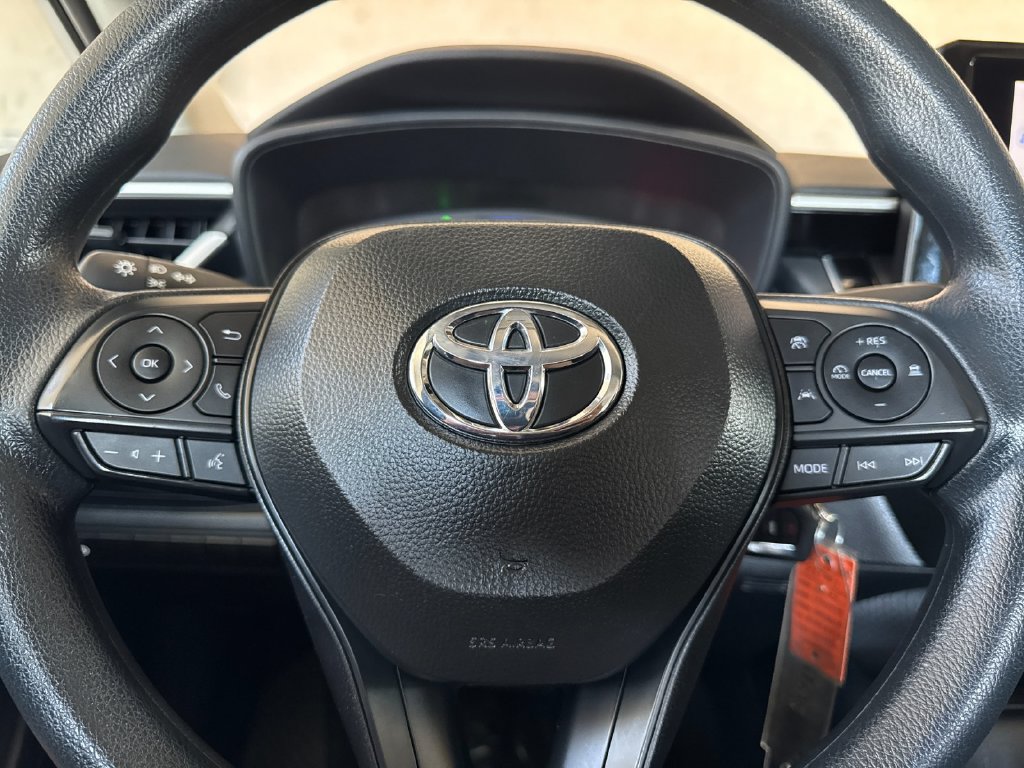 Used 2025 Toyota Corolla LE FWD image 20