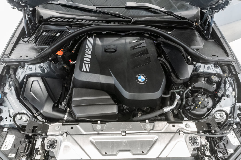 Used 2026 BMW 330i xDrive Sedan AWD/4WD image 3