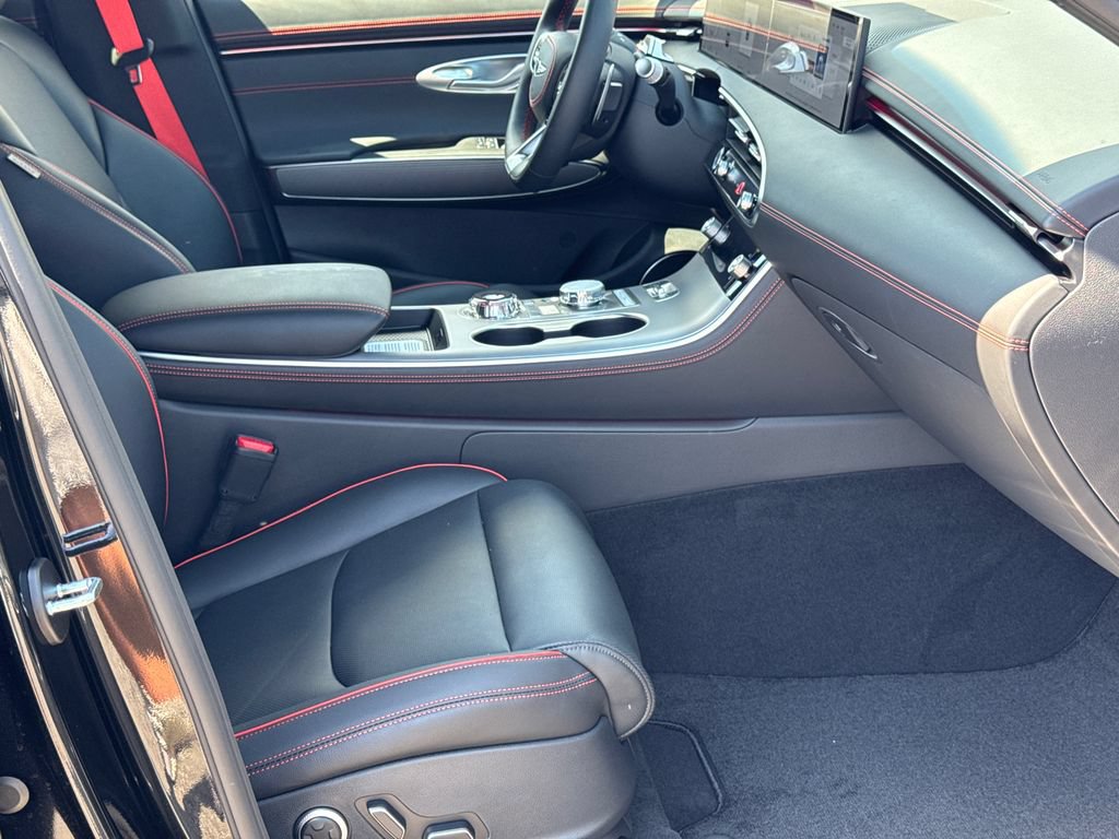 New 2027 Genesis GV70 2.5T Sport Prestige AWD/4WD image 13