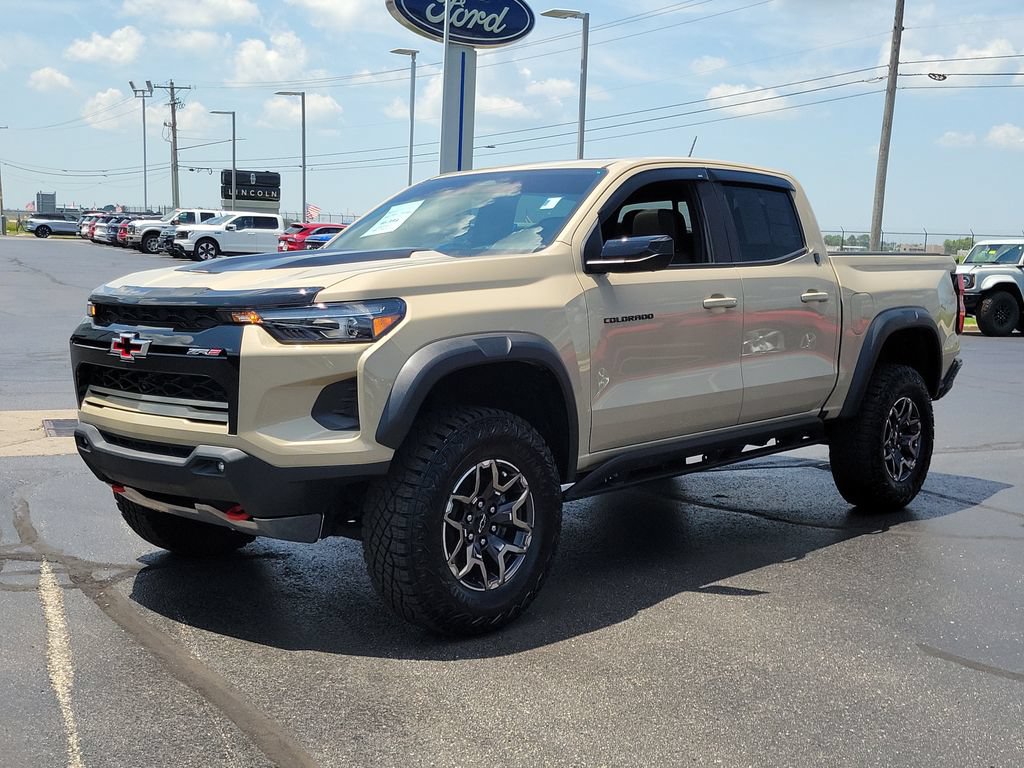 Used 2024 Chevrolet Colorado ZR2 w/ ZR2 Convenience Package III AWD/4WD image 8