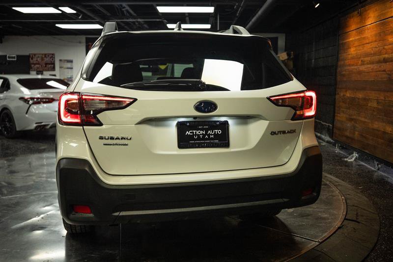 Used 2023 Subaru Outback Premium AWD/4WD image 6