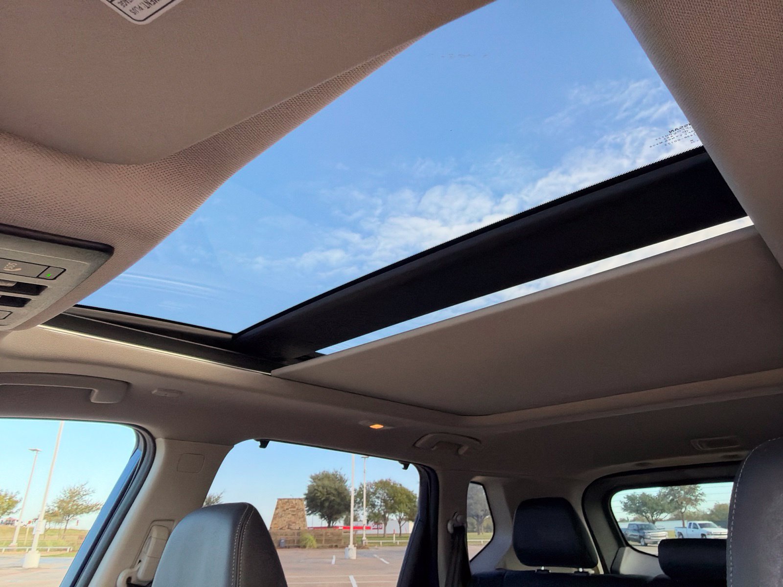 Used 2023 Nissan Rogue SL w/ SL Premium Package FWD image 11