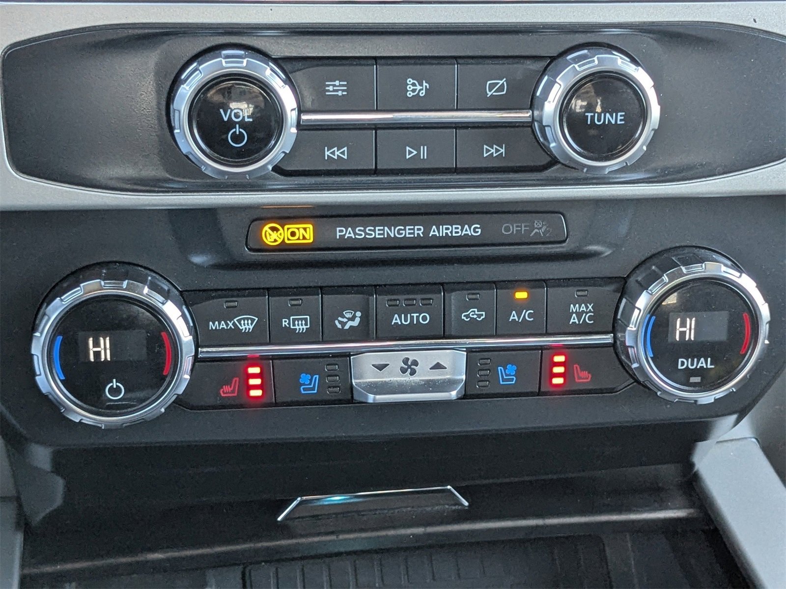 Used 2022 Ford F250 Lariat w/ Lariat Ultimate Package image 24