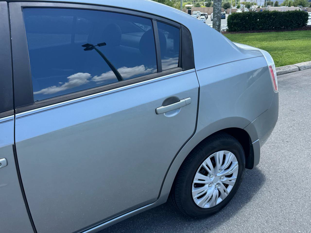 Used 2009 Nissan Sentra 2.0 FE+ FWD image 5