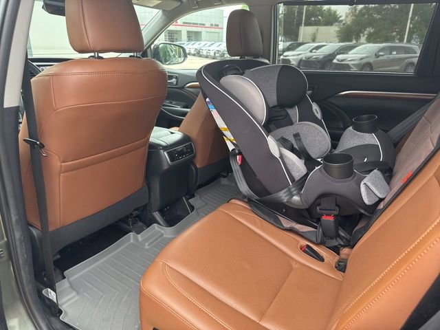 Used 2019 Toyota Highlander Limited FWD image 25