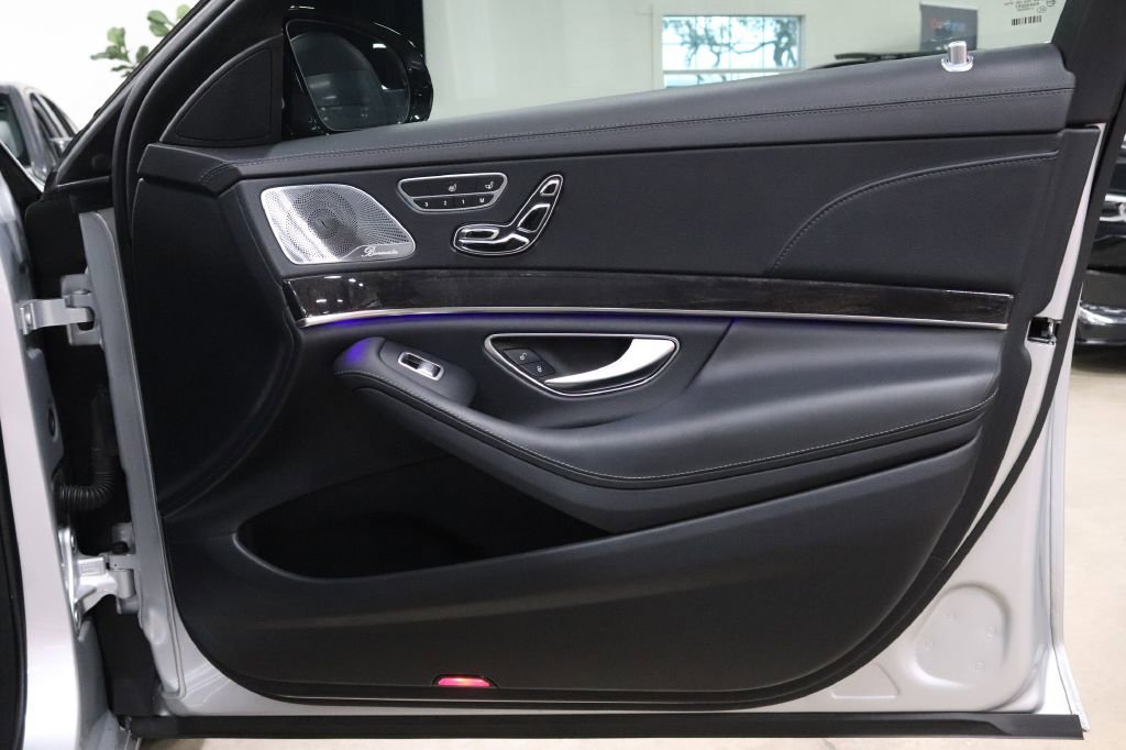 Used 2018 Mercedes-Benz S 560 Sedan image 21