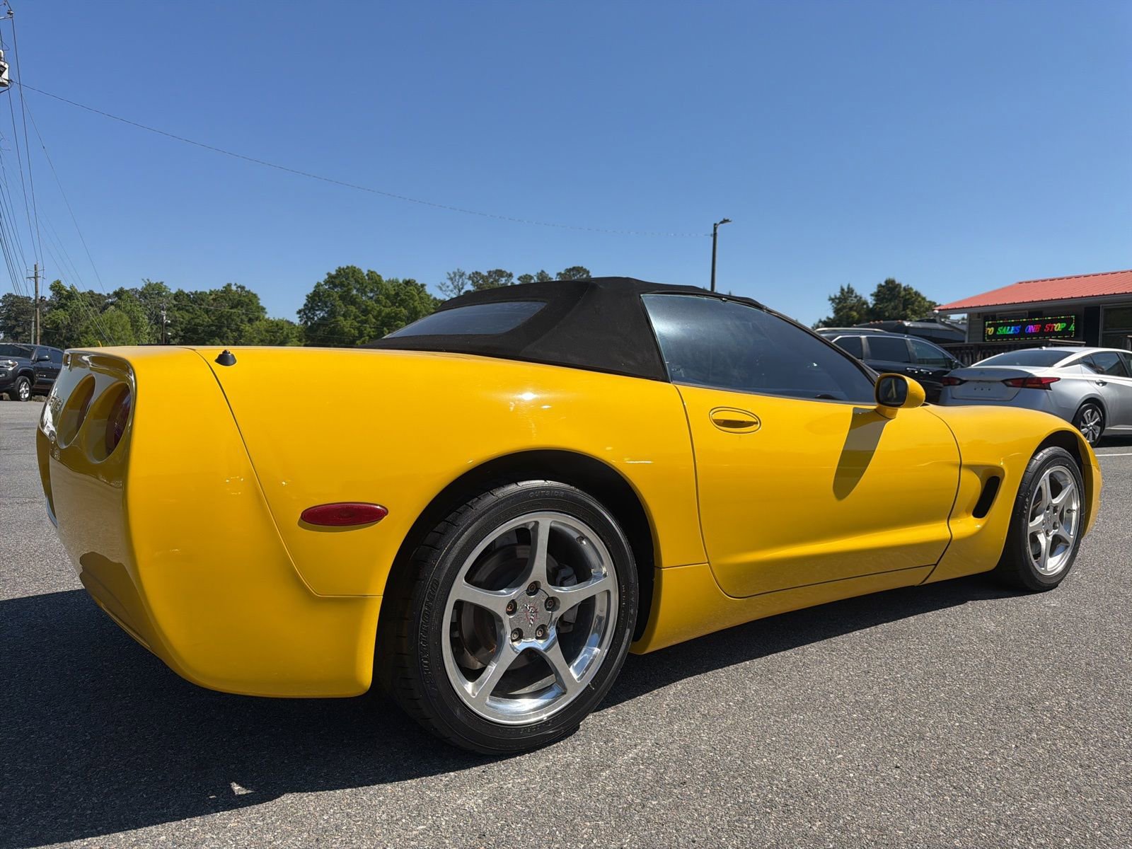 Used 2000 Chevrolet Corvette Convertible w/ Performance Handling Pkg image 4