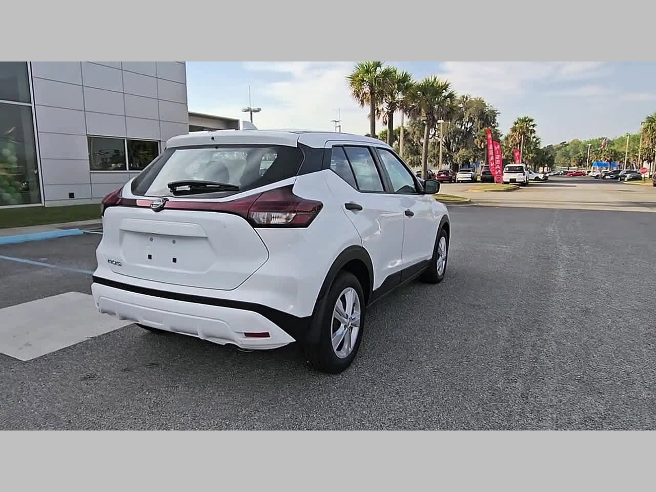 New 2025 Nissan Kicks Play S image 29