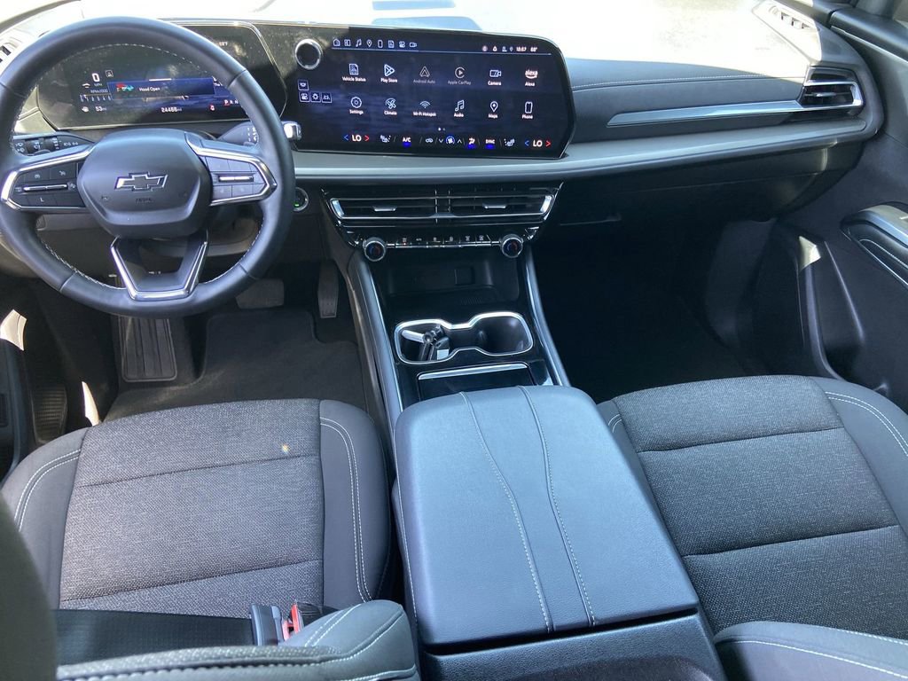 Used 2024 Chevrolet Traverse LS w/ Midnight/Sport Edition FWD image 16