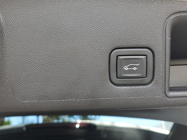 Used 2023 GMC Terrain SLE w/ Driver Convenience Package FWD image 26
