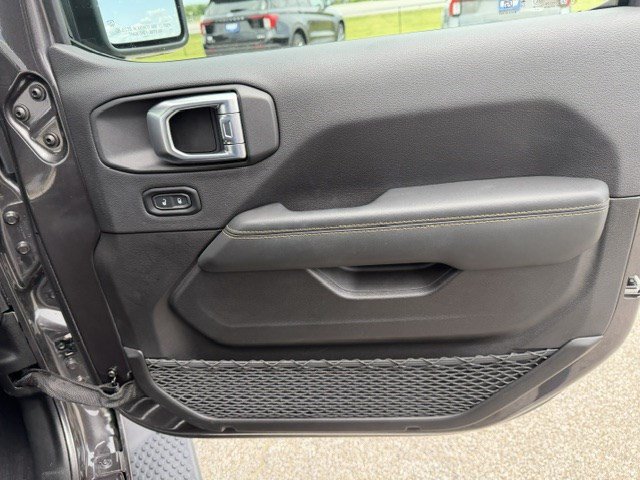 Used 2026 Jeep Wrangler Unlimited Sahara AWD/4WD image 36