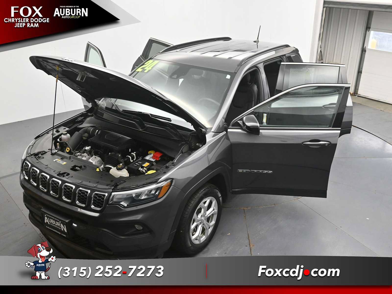 Used 2024 Jeep Compass Latitude w/ Convenience Group AWD/4WD image 37