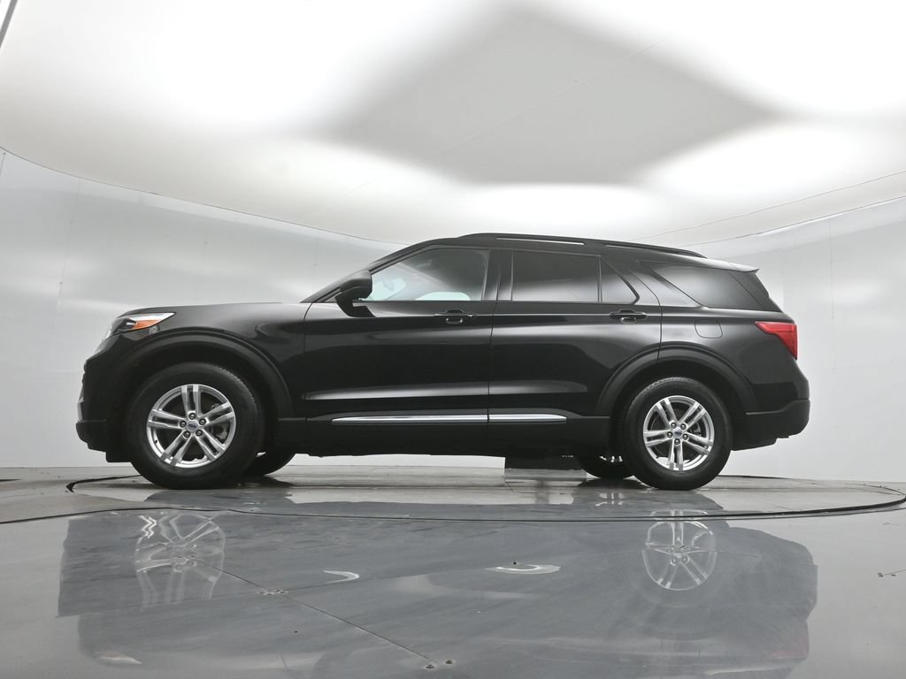 Certified 2023 Ford Explorer XLT RWD image 52