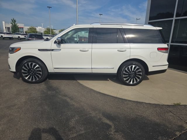 Certified 2022 Lincoln Navigator Black Label AWD/4WD image 4