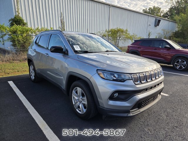 Used 2022 Jeep Compass Latitude FWD image 3