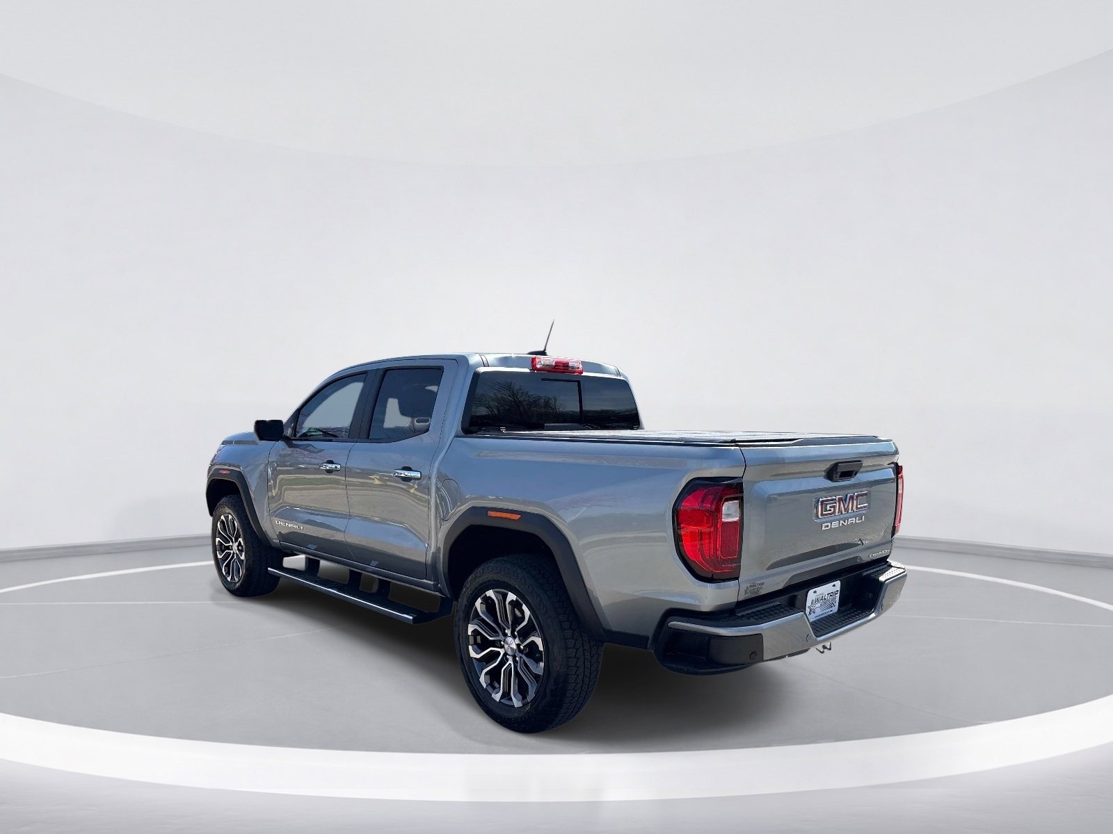 Certified 2024 GMC Canyon Denali image 6