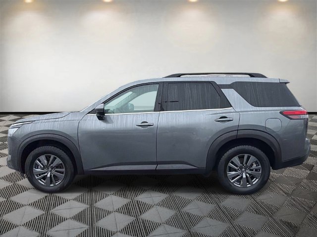 Used 2024 Nissan Pathfinder SV FWD image 8
