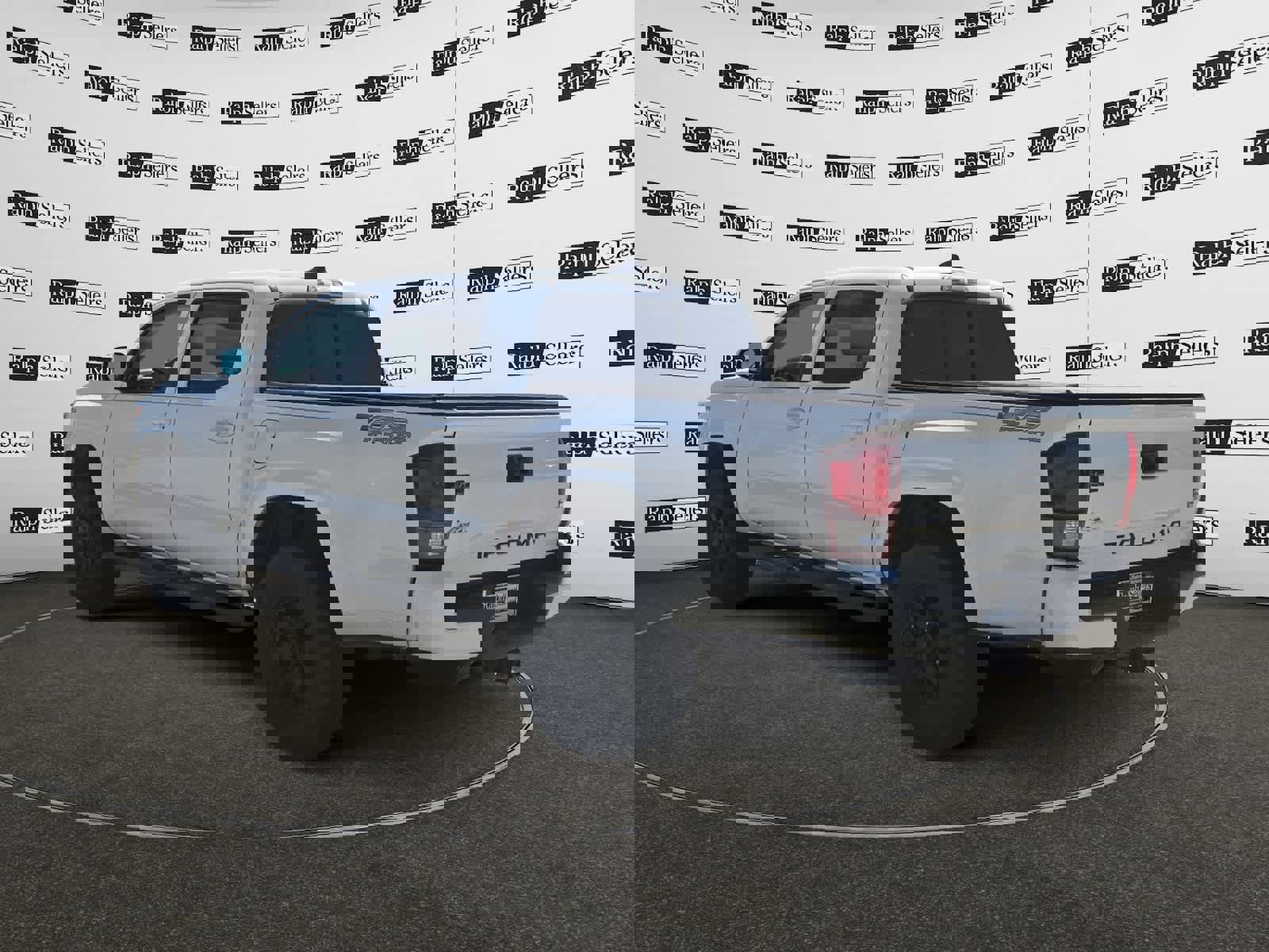 Used 2023 Toyota Tacoma SR image 4