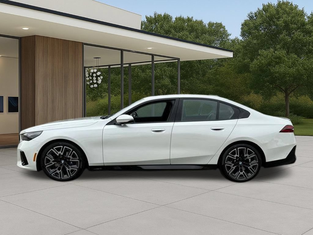 Used 2026 BMW 530i xDrive w/ M Sport Package AWD/4WD image 13