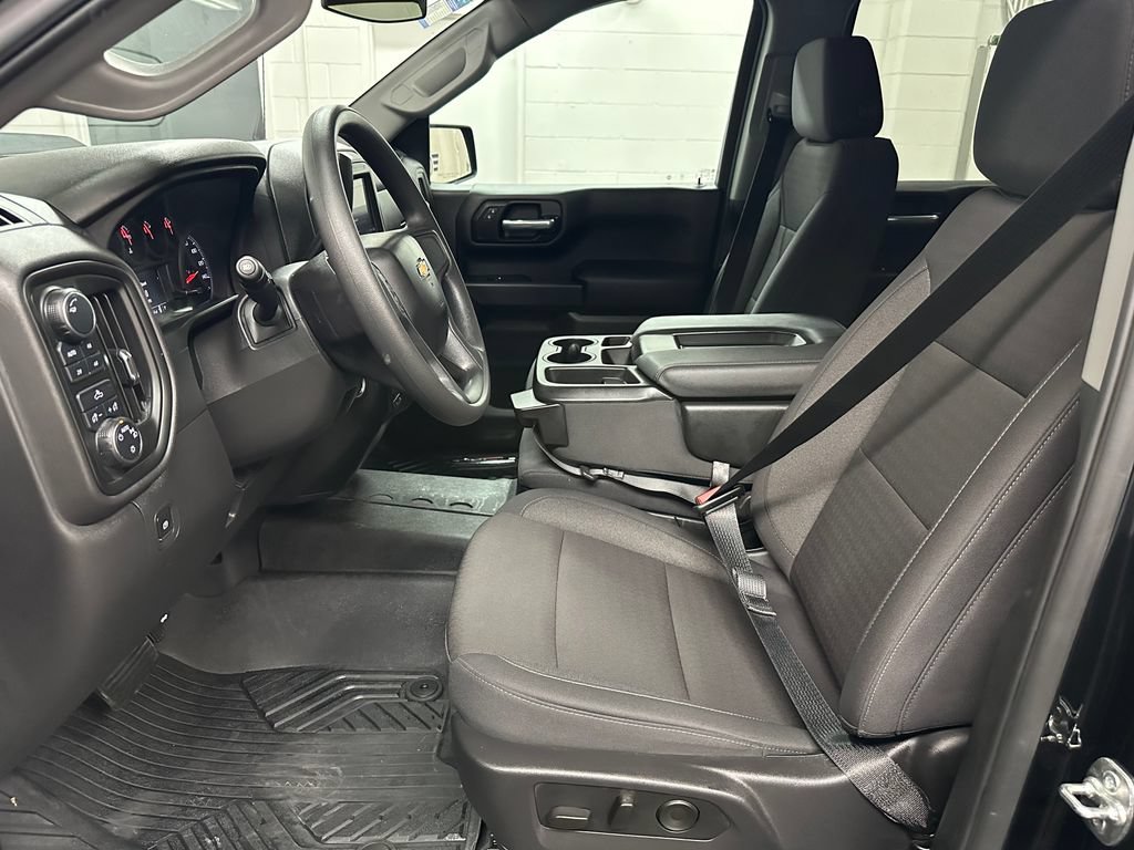 Used 2025 Chevrolet Silverado 1500 Custom Trail Boss AWD/4WD image 18