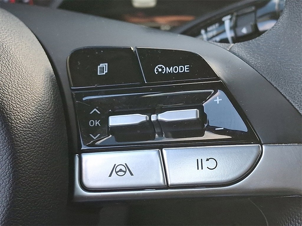 Used 2022 Hyundai Elantra SEL image 22