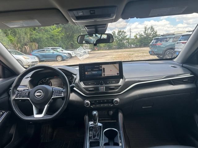 Used 2023 Nissan Altima 2.5 SR w/ SR Premium Package FWD image 17