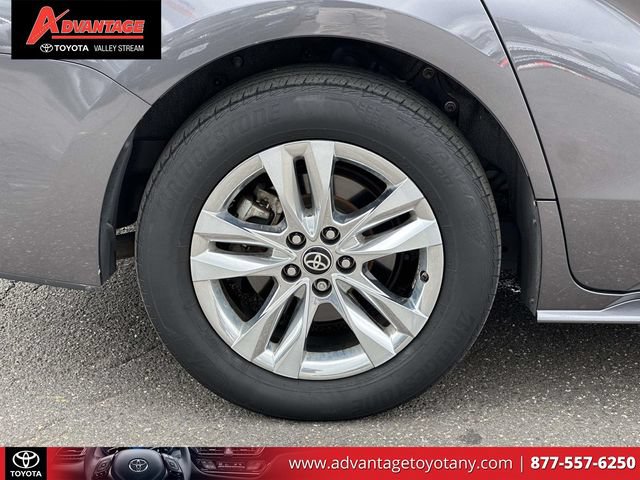 Used 2025 Toyota Sienna XLE w/ XLE Plus Package AWD/4WD image 11