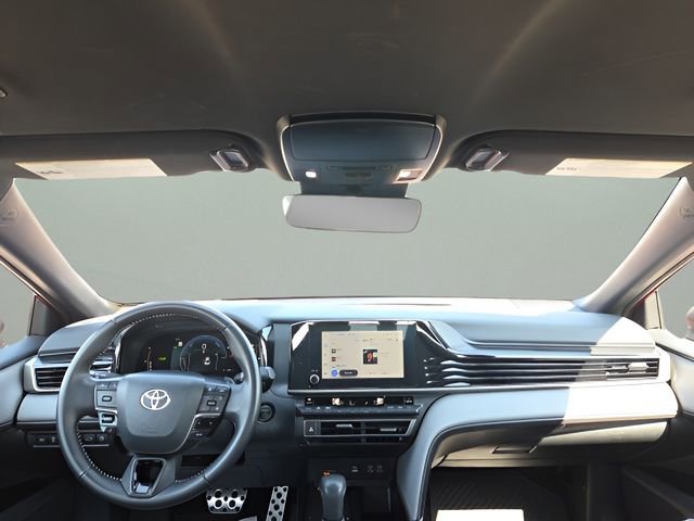 Used 2025 Toyota Camry SE w/ Convenience Package image 10