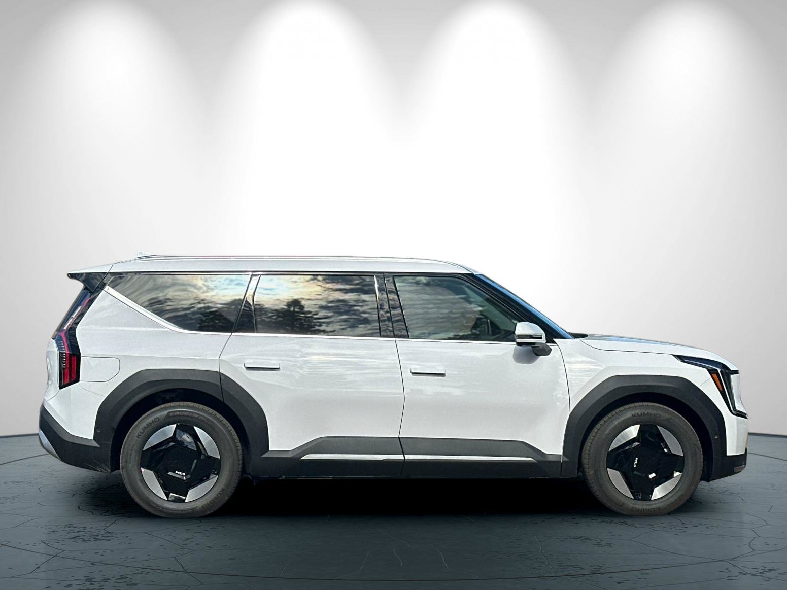 New 2026 Kia EV9 Wind AWD/4WD image 3