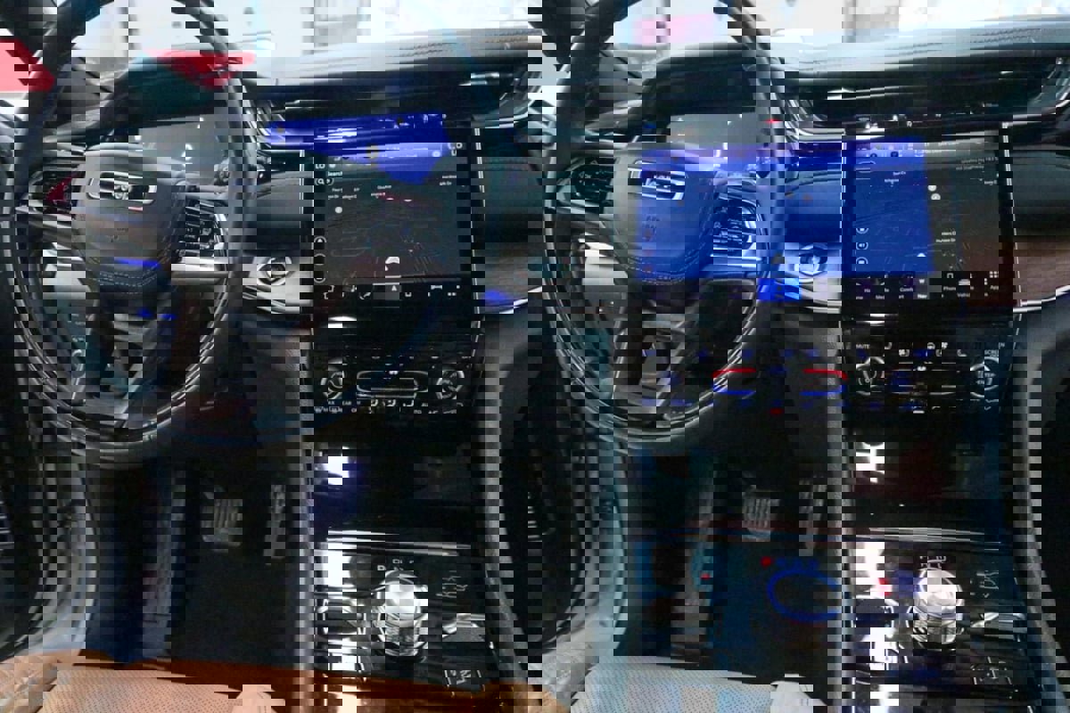 Used 2022 Jeep Grand Cherokee Summit w/ Advanced Protech Group IV image 27