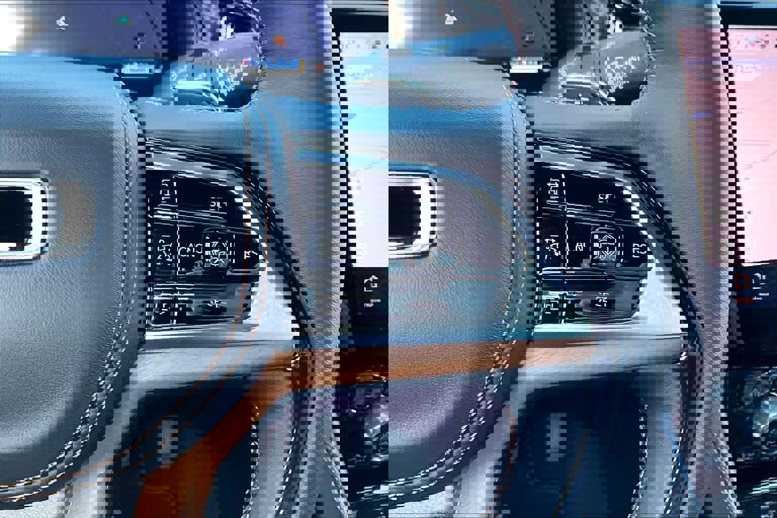 Used 2025 Jeep Grand Cherokee Summit w/ Obsidian Package image 26