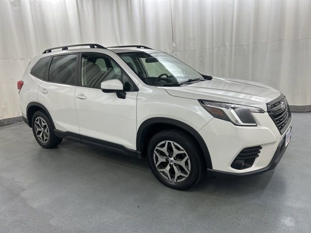 Used 2022 Subaru Forester Premium image 1