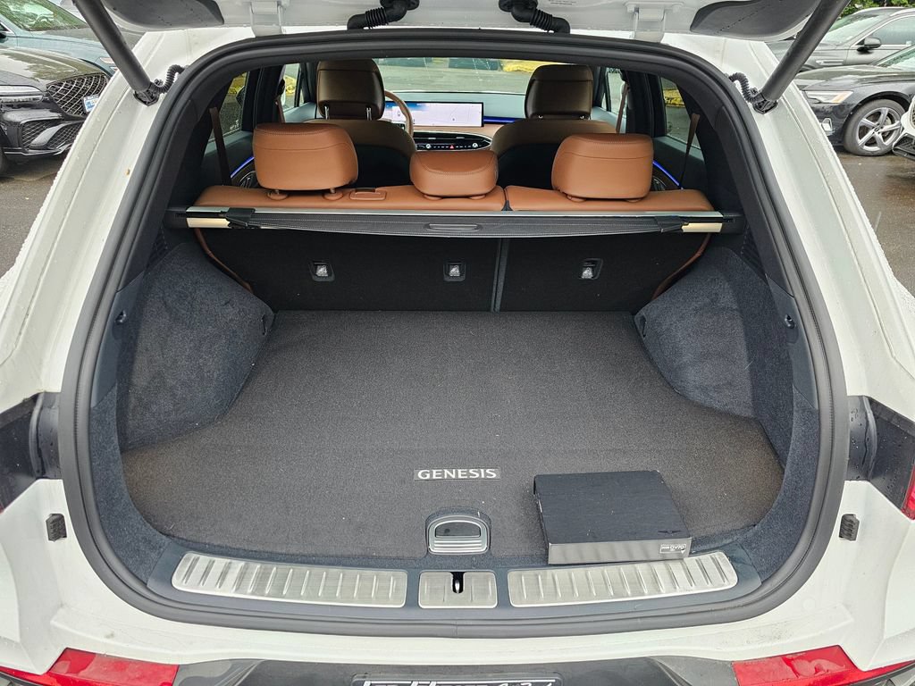 Certified 2026 Genesis GV70 2.5T Advanced AWD/4WD image 24
