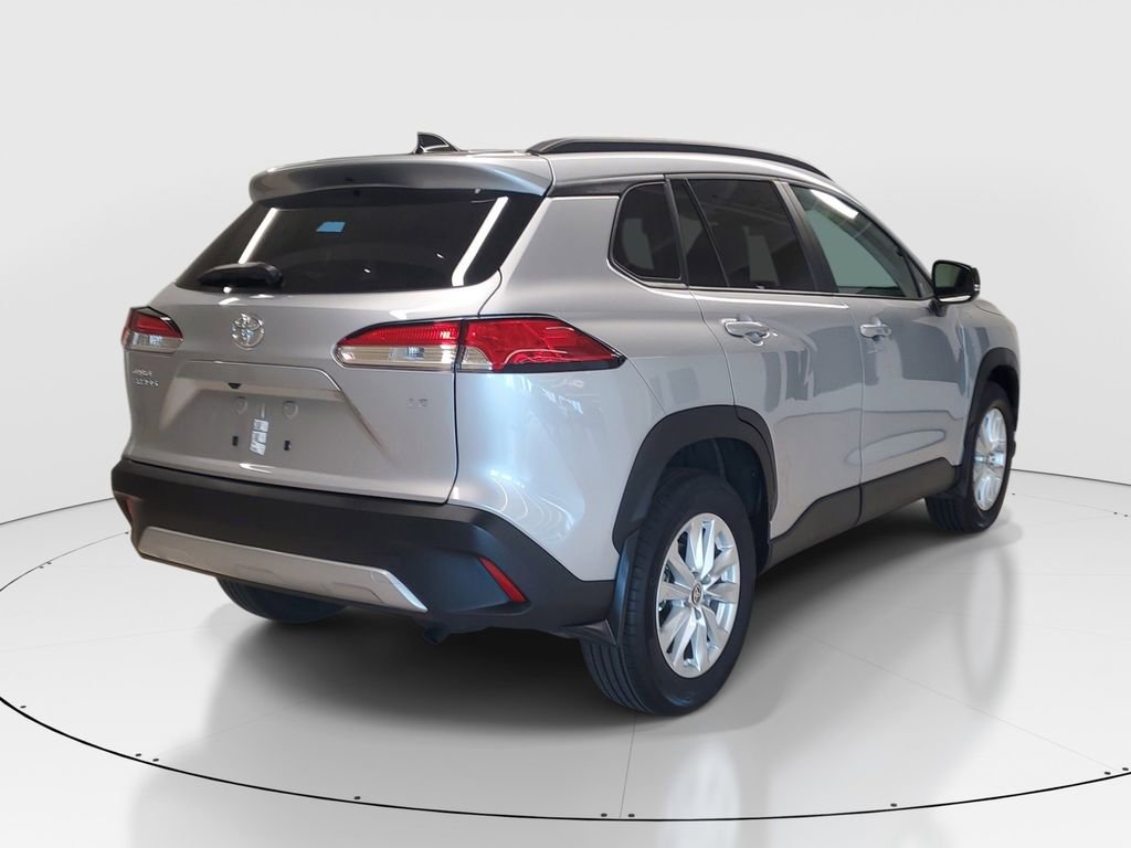 Used 2025 Toyota Corolla Cross LE image 7