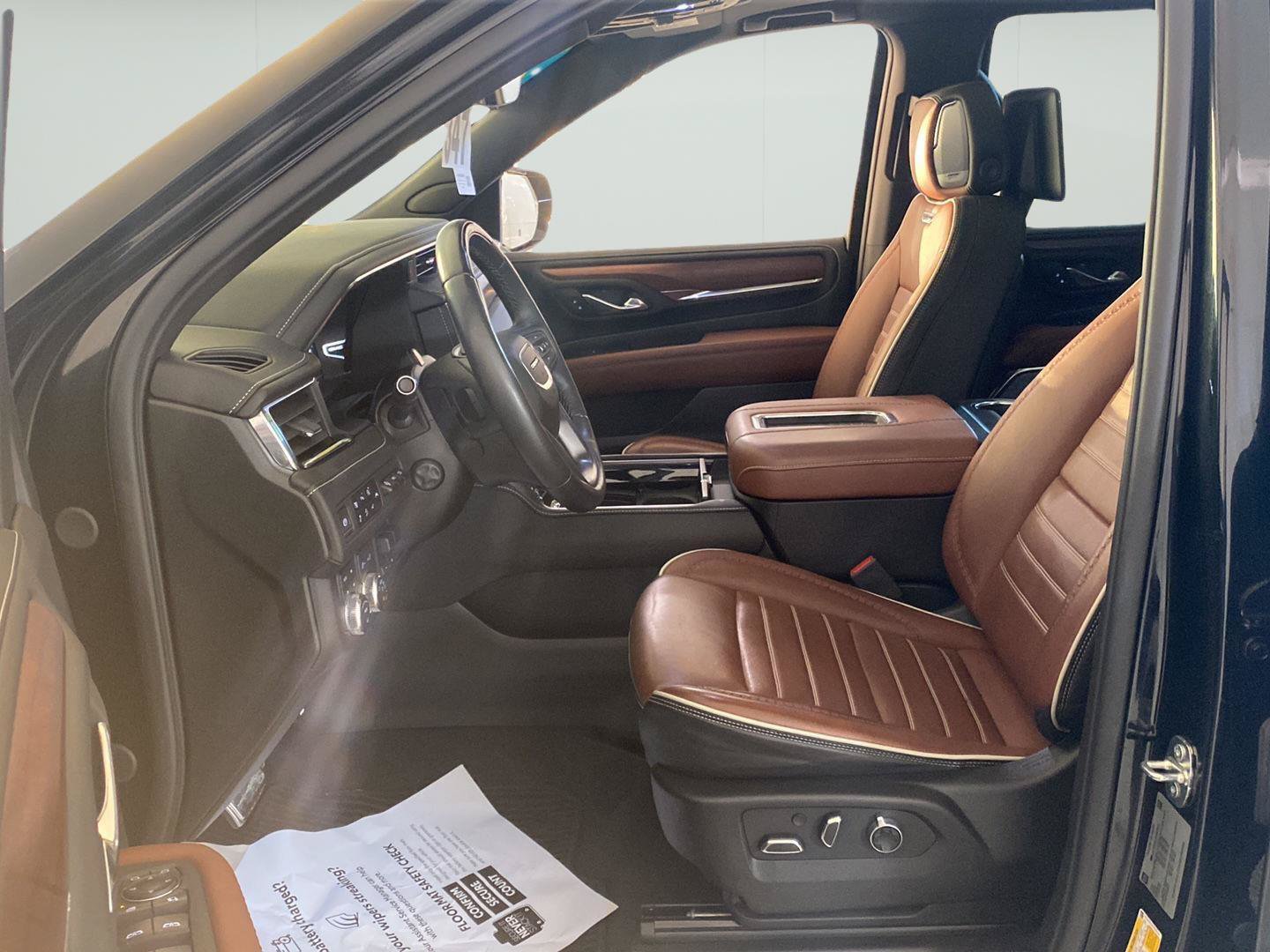 Certified 2023 GMC Yukon Denali Ultimate AWD/4WD image 13