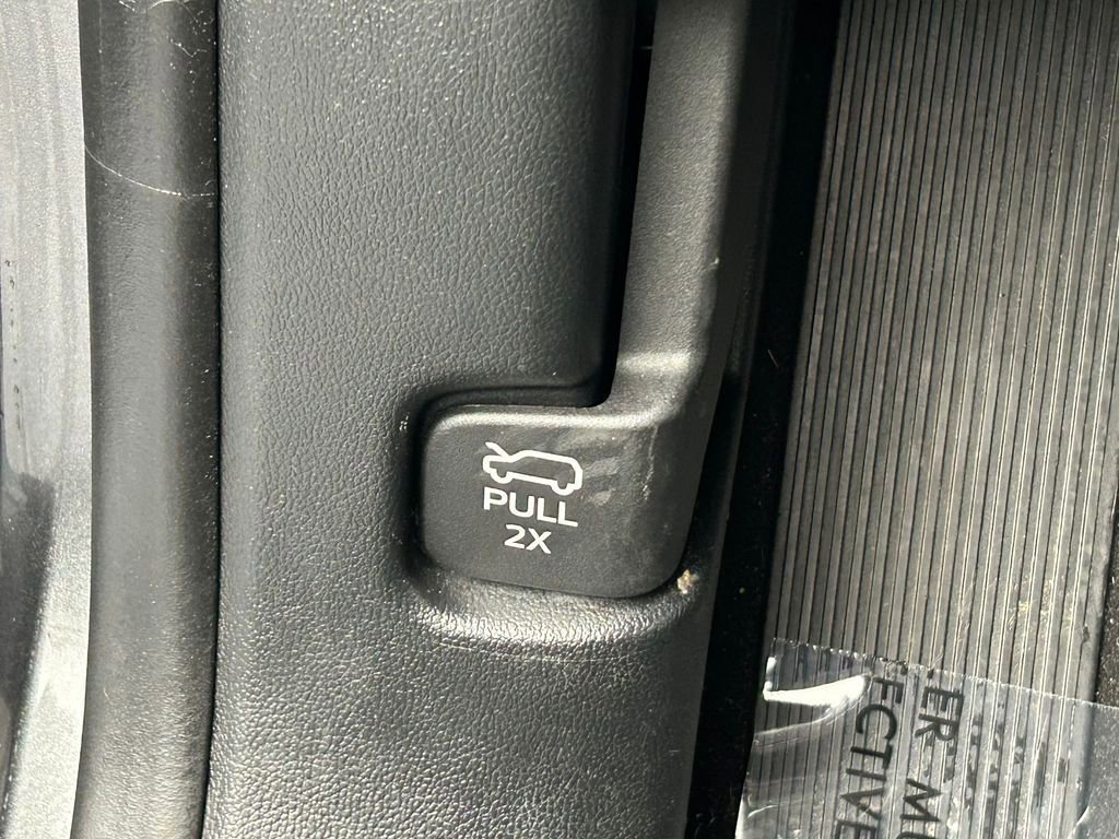 Used 2020 Ford Explorer XLT w/ Equipment Group 202A image 35