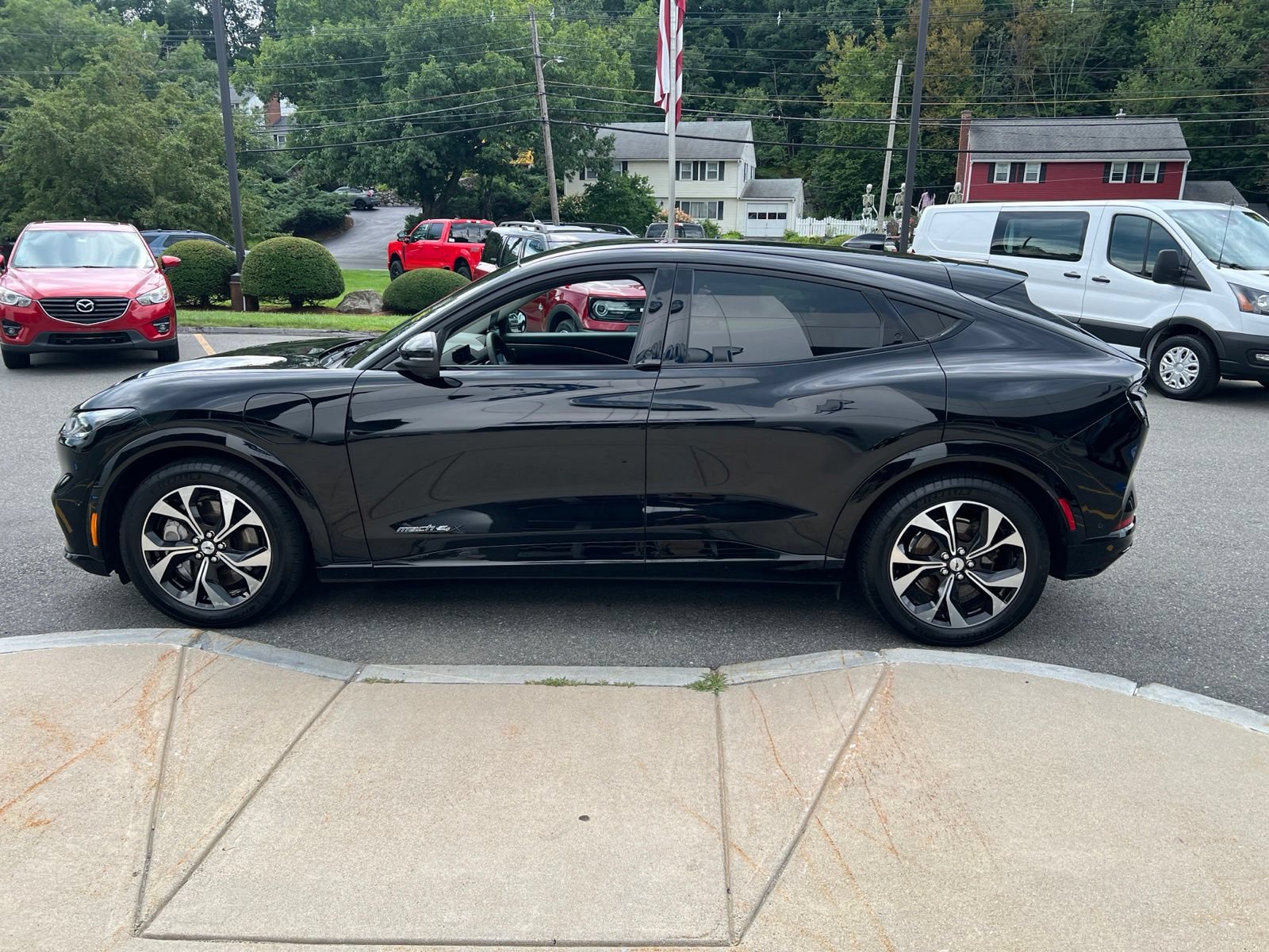 Certified 2023 Ford Mustang Mach-E Premium AWD/4WD image 4
