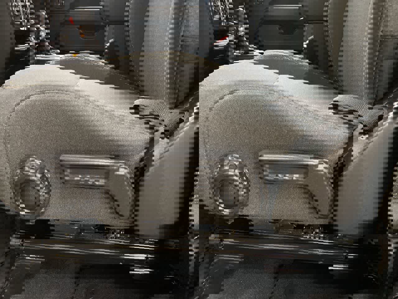 Used 2025 Jeep Wrangler Sahara image 14