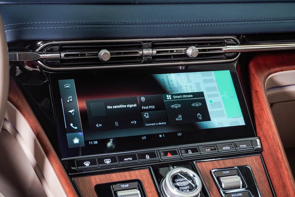 Used 2024 Aston Martin DB12 Convertible RWD image 30