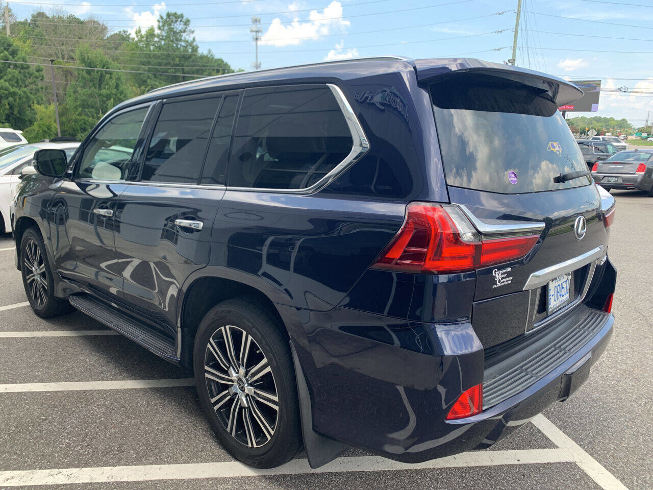 Used 2018 Lexus LX 570 4WD image 7
