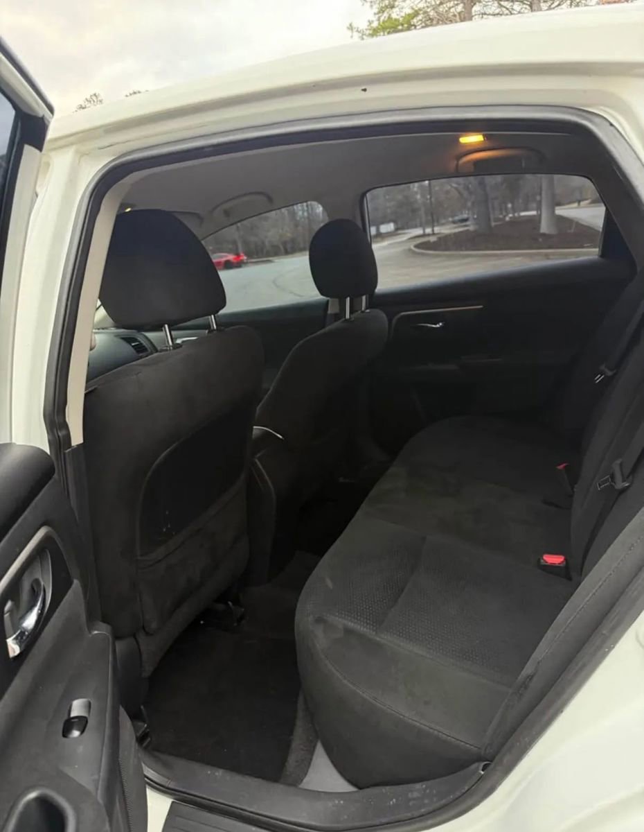 Used 2015 Nissan Altima 2.5 S w/ Power Driver Seat Package FWD image 10