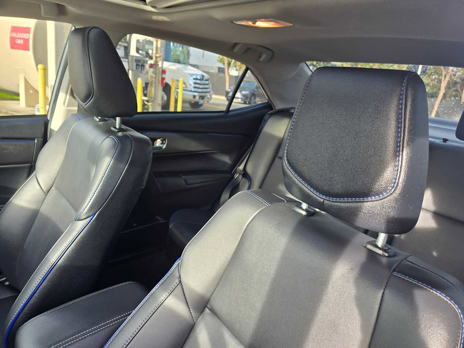 Used 2017 Toyota Corolla XSE image 23